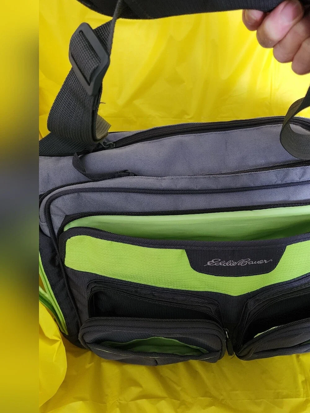 Eddie Bauer Duffle Bag Carrying Strap Insulated Bottle Holder Many Compartments.